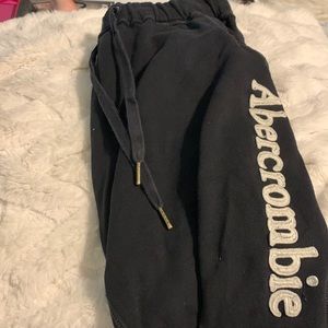 abercrombie & finch black sweatpants